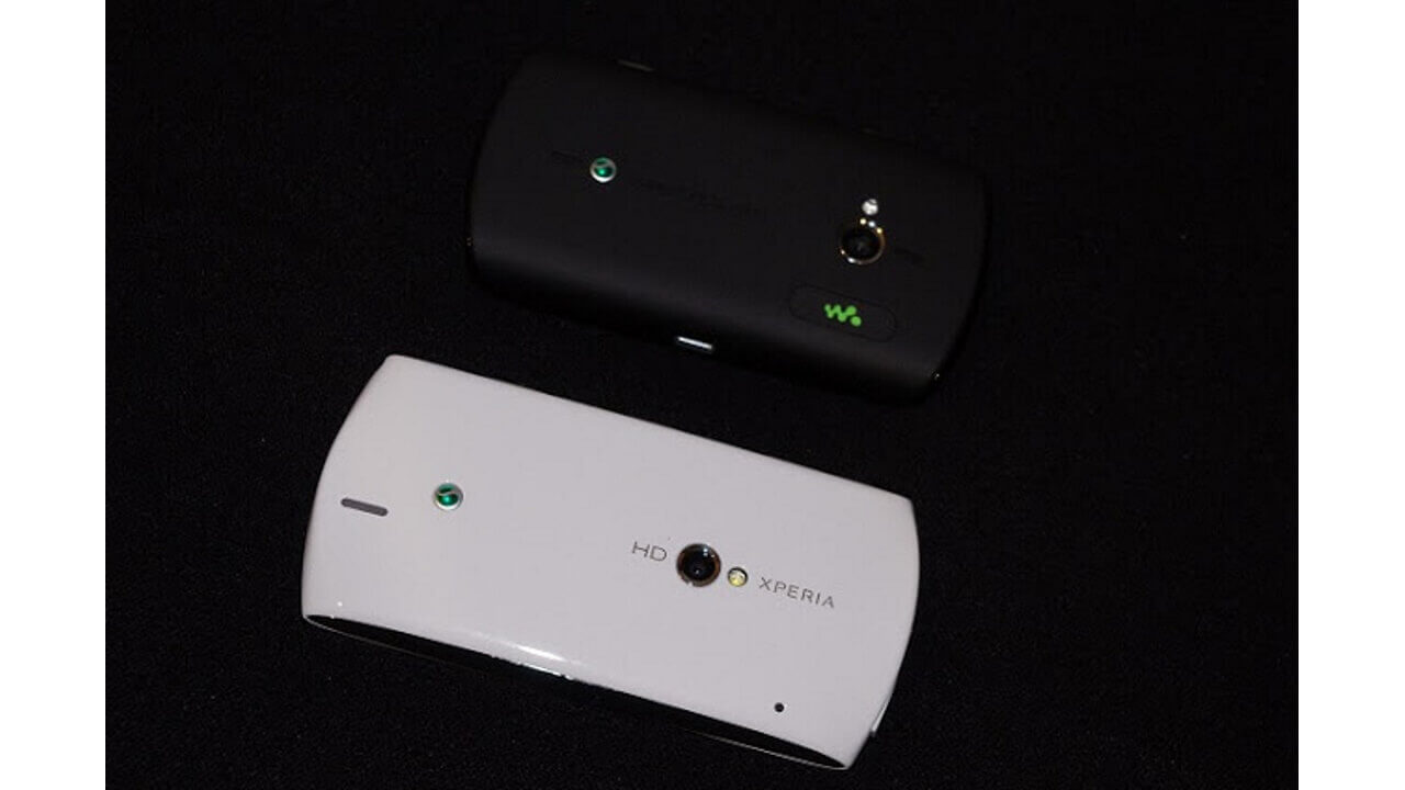 北米版の 「Xperia Neo V」「Live with Walkman」が届きました