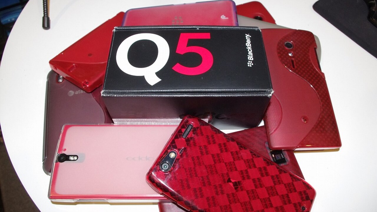 FOMAプラスエリア対応「BlackBerry Q5」REDが届きました