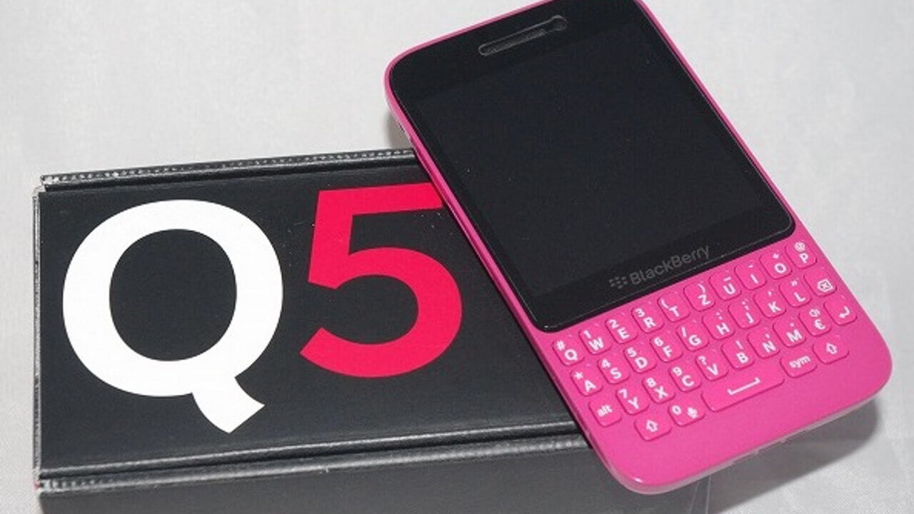 BlackBerry Q5（SQR100-2）PINKが届きました