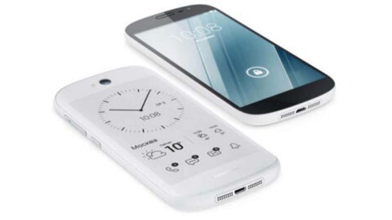 「YotaPhone 2」WHITEがロシアで発売